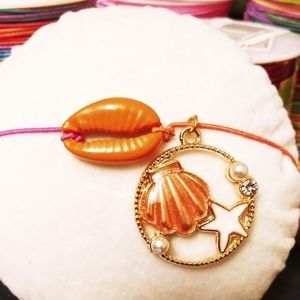 Adustable Bech Theme Cowrie Shell Bracelet